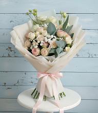Букет цветов из:  Розы и Лизиантусы в Камень-Рыболове