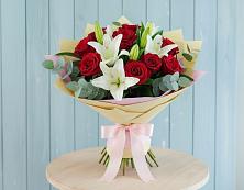 Букет цветов из:  Лилии и Розы #REPLACE_PRED# Камень-Рыболове