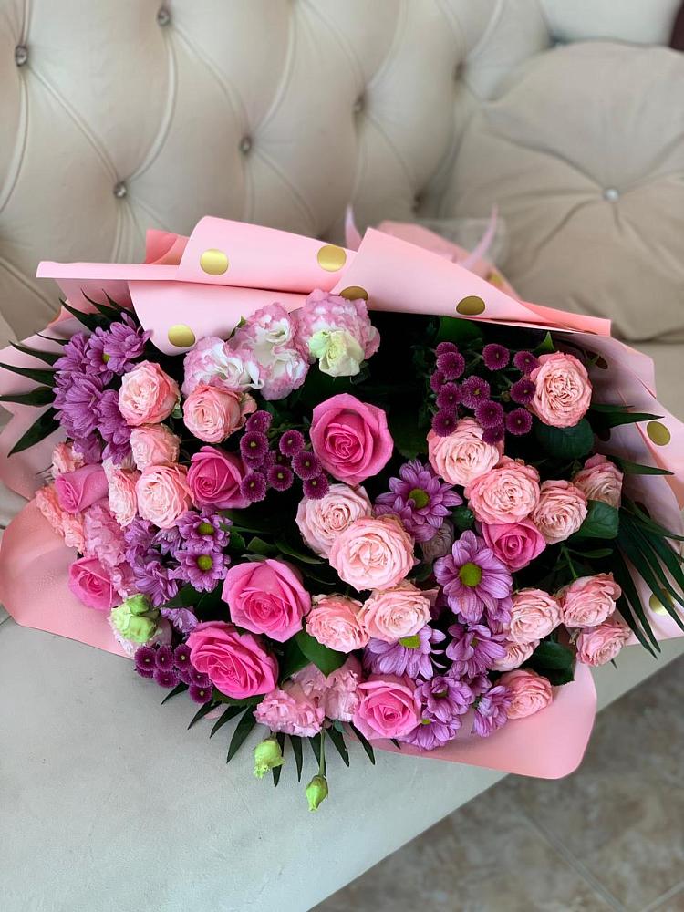 Букет цветов из: Хризантемы, Розы и Лизиантусы в Камень-Рыболове