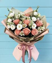 Букет цветов из:  Розы, Альстромерии и Лизиантусы в Камень-Рыболове