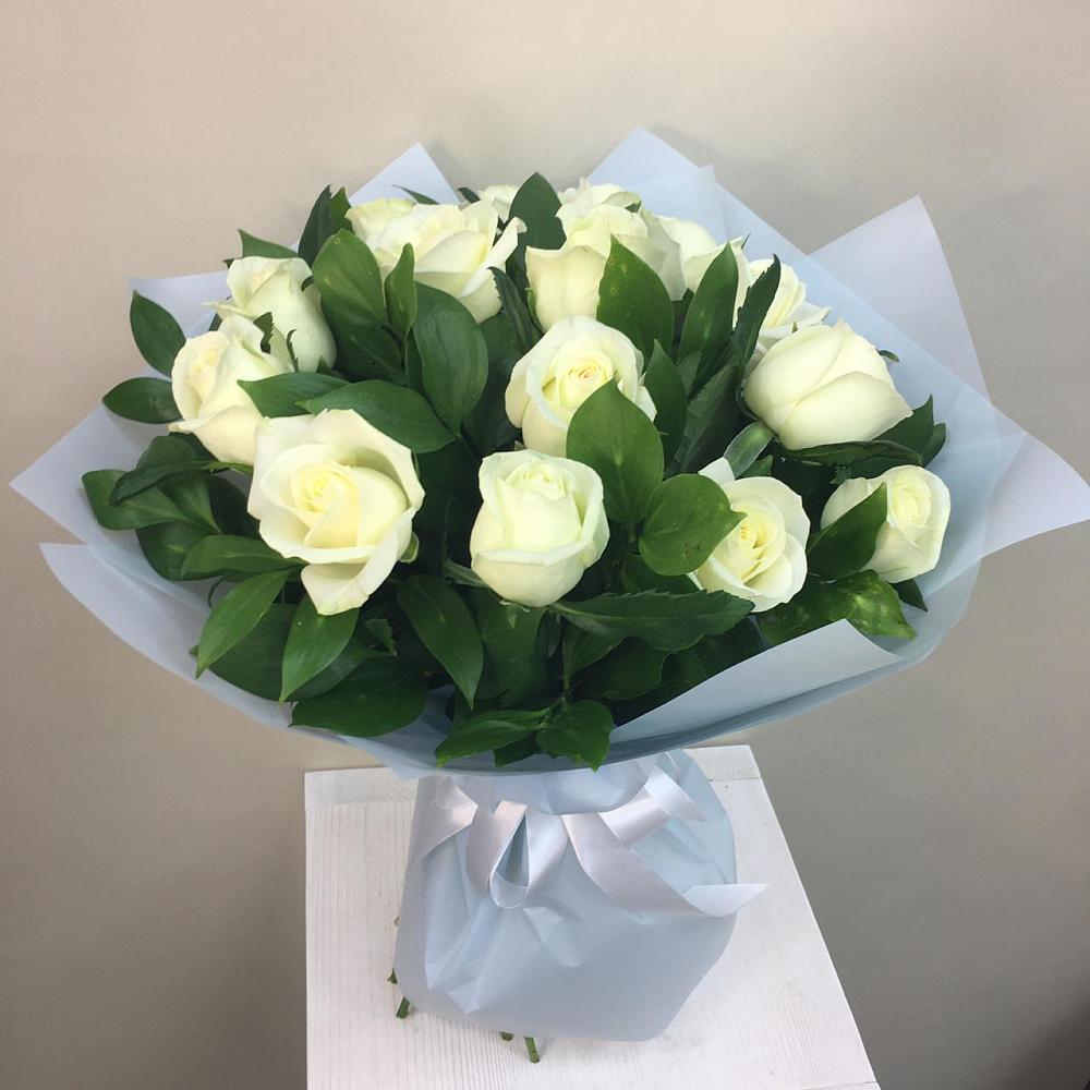 Букет 15 Белых роз Проуд в Камень-Рыболове