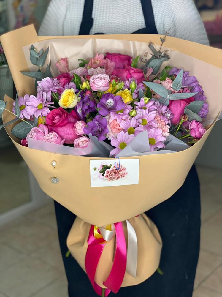 Букет цветов из: Хризантемы, Гвоздики и Альстромерии в Камень-Рыболове