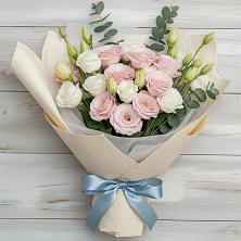 Букет цветов из:  Лизиантусы в Камень-Рыболове