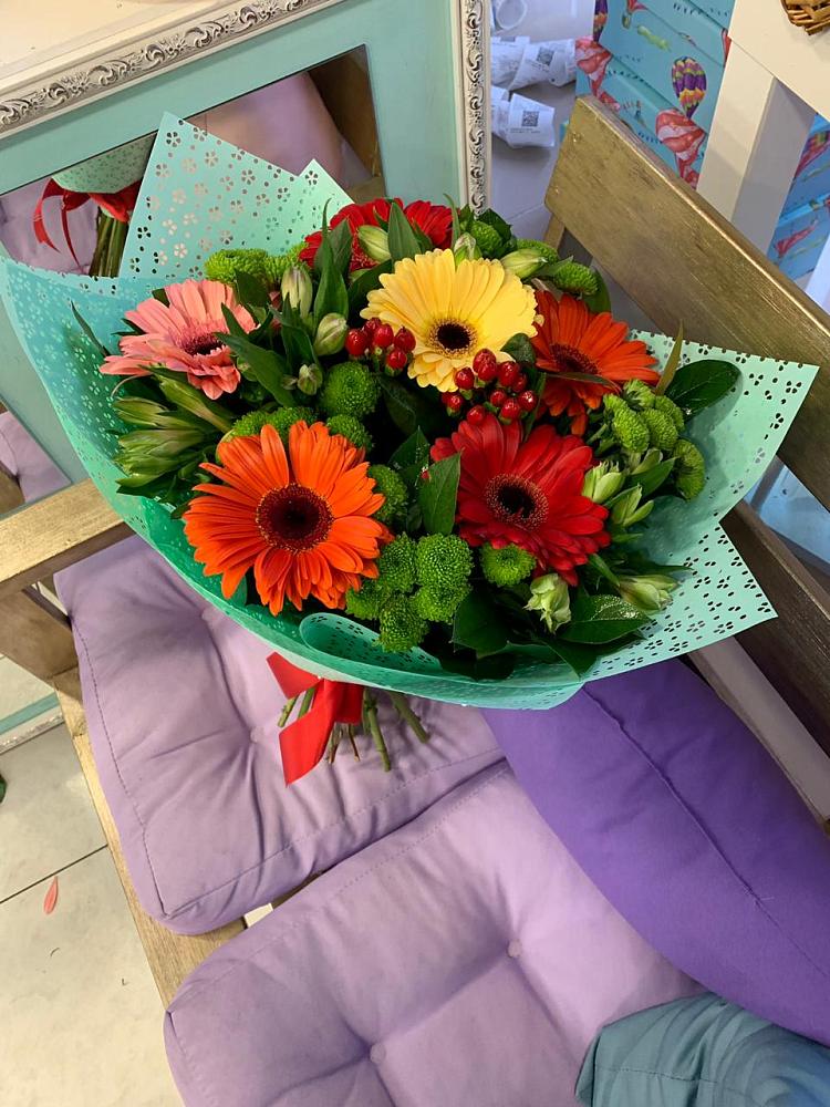 Букет цветов из: Герберы, Хризантемы и Альстромерии в Камень-Рыболове