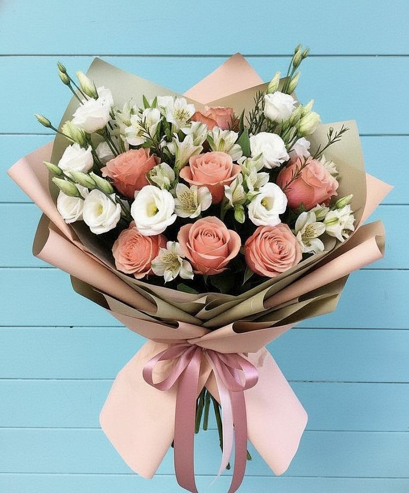 Букет цветов из: Розы, Альстромерии и Лизиантусы в Камень-Рыболове