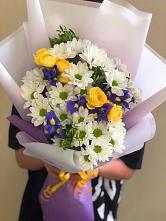 Букет цветов из:  Ирисы, Хризантемы и Розы #REPLACE_PRED# Камень-Рыболове