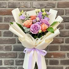Букет цветов из:  Лизиантусы и Розы #REPLACE_PRED# Камень-Рыболове