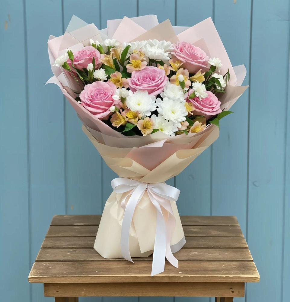 Букет цветов из: Гвоздики, Орхидеи и Розы в Камень-Рыболове