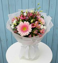 Букет цветов из:  Герберы, Альстромерии и Лизиантусы #REPLACE_PRED# Камень-Рыболове