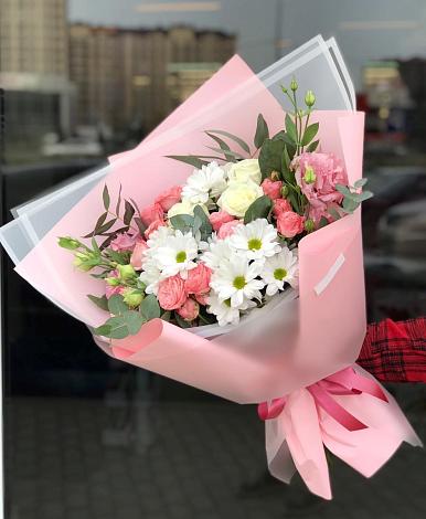 Букет цветов из: Розы, Лизиантусы и Хризантемы в Камень-Рыболове