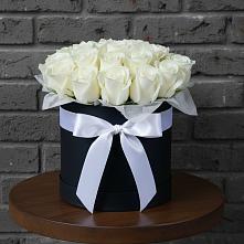 Цветочная композиция из Розы в шляпной коробке в Камень-Рыболове